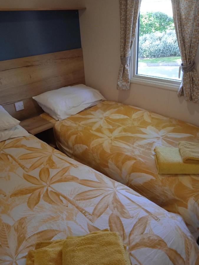 Апартаменти Chalet, Balcony, Bbq, Sleeps 6, Lytchett Minster Екстер'єр фото